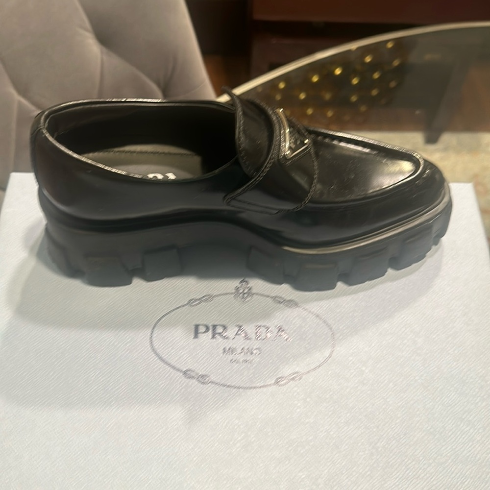 bought this Prada shoes from Paris, I’ve worn it only twice.